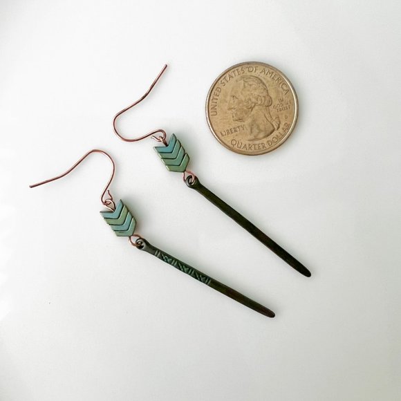 NEW "Lagertha" Stone Earrings (green/blue) - Picture 5 of 6